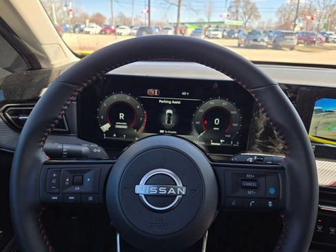 Used 2026 Nissan Kicks SR w/ SR Premium Package AWD/4WD image 29