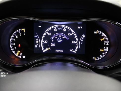 Used 2019 Jeep Grand Cherokee Laredo image 10