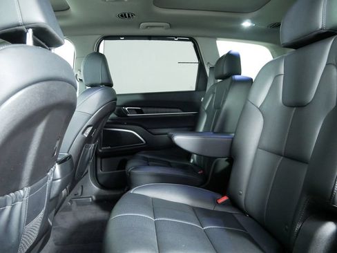 Used 2024 Kia Telluride SX w/ Towing Package AWD/4WD image 18