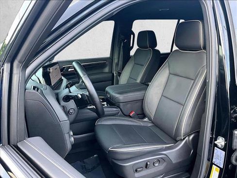 Used 2026 Chevrolet Suburban Premier RWD image 26