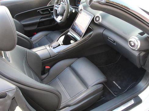 Used 2022 Mercedes-Benz SL 63 AMG 4MATIC image 25