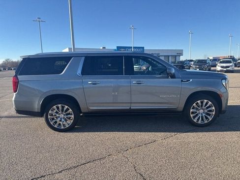 Used 2023 GMC Yukon XL Denali w/ Max Trailering Package image 2
