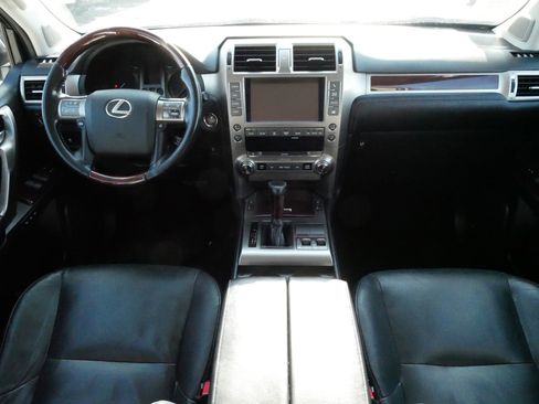 Used 2018 Lexus GX 460 Premium image 10