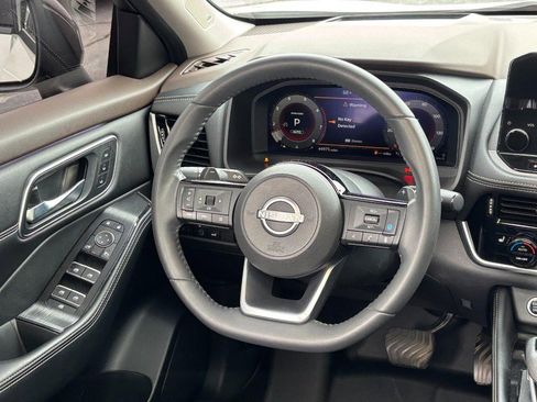 Used 2023 Nissan Rogue Platinum w/ Platinum Premium Package AWD/4WD image 12