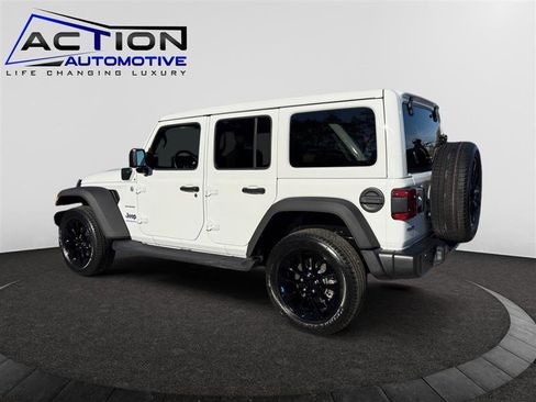 Used 2023 Jeep Wrangler Sahara w/ Cold Weather Group image 6
