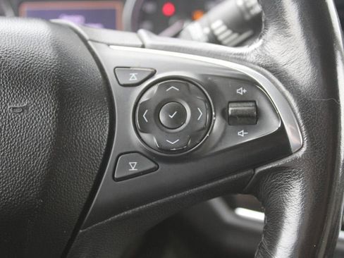 Used 2020 Buick Enclave Essence FWD image 11