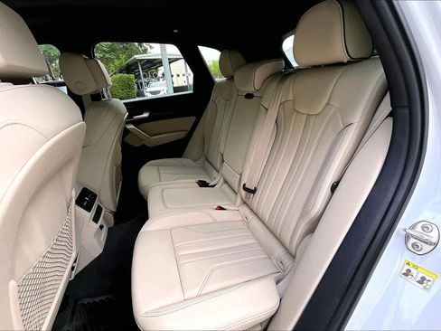 Used 2025 Audi Q5 e Premium Plus w/ Premium Plus Package AWD/4WD image 21