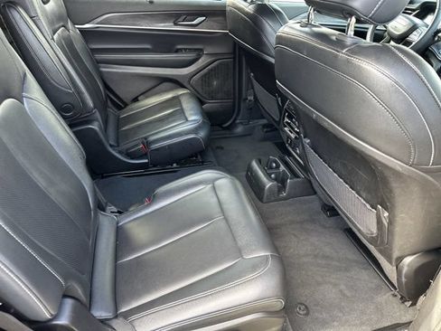 Certified 2024 Jeep Grand Cherokee L Limited w/ Luxury Tech Group II AWD/4WD image 9
