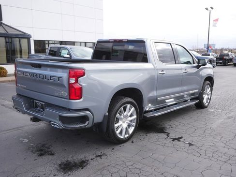 Used 2025 Chevrolet Silverado 1500 High Country w/ High Country Premium Package AWD/4WD image 7