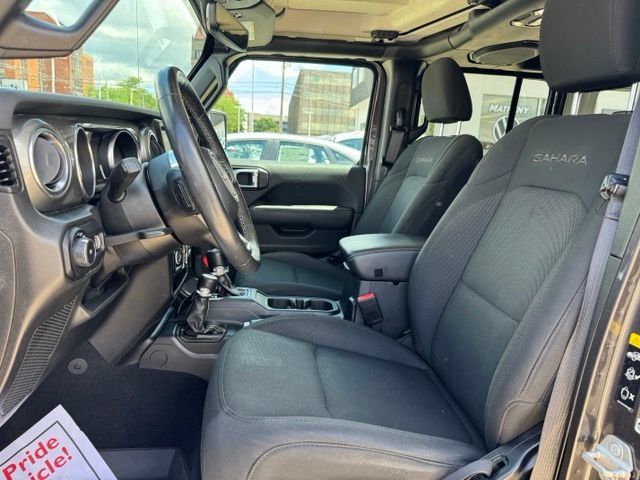 Used 2023 Jeep Wrangler Unlimited Sahara w/ LED Lighting Group AWD/4WD image 12