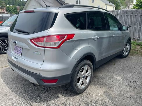 Used 2015 Ford Escape SE w/ Equipment Group 201A FWD image 4
