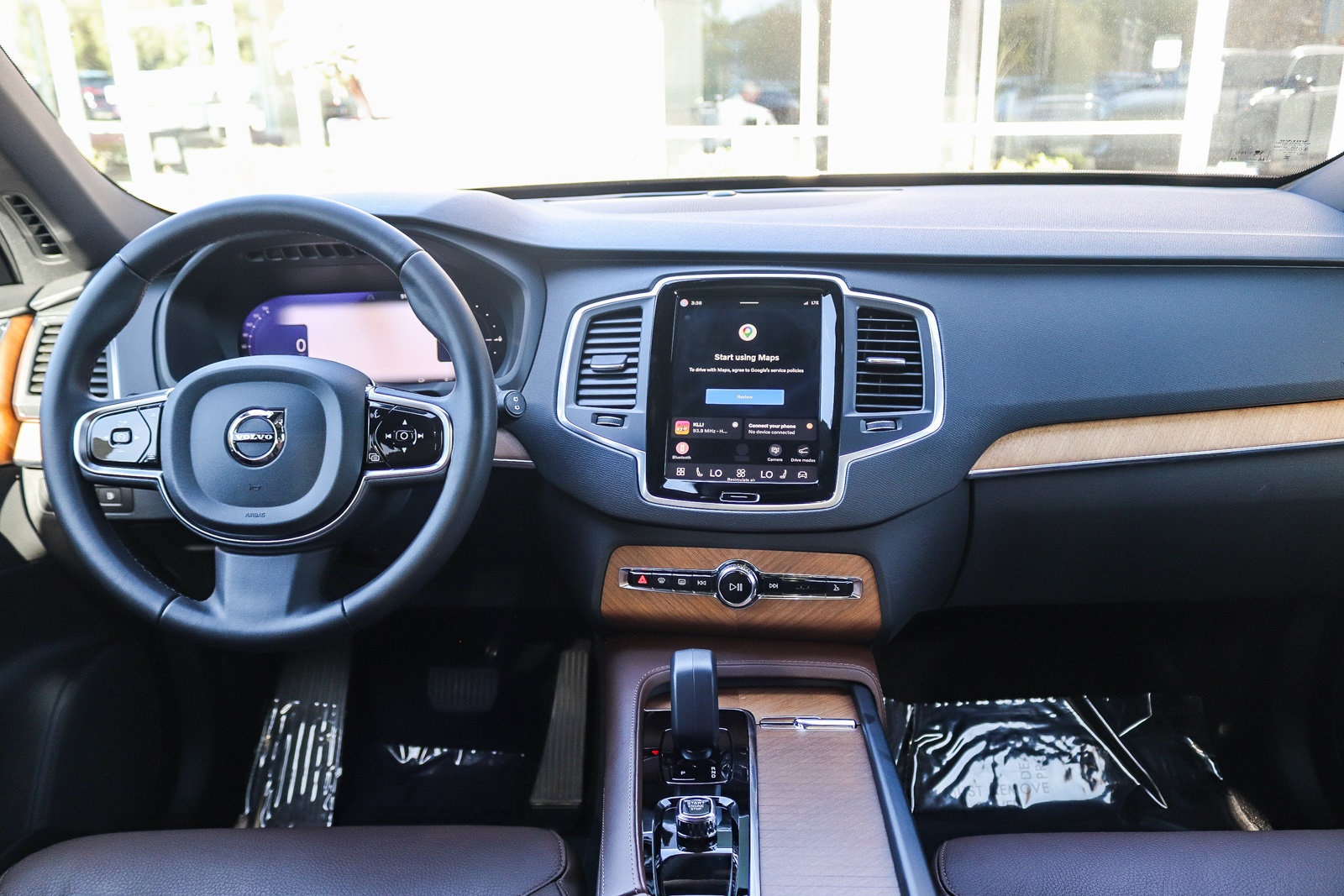 Used 2024 Volvo XC90 T8 Core w/ Protection Package Premier AWD/4WD image 14