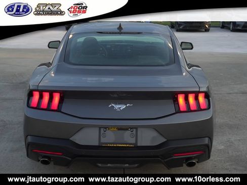 Used 2025 Ford Mustang Coupe RWD image 9