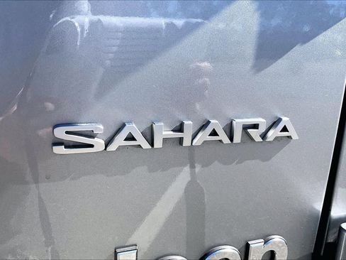 Used 2018 Jeep Wrangler Unlimited Sahara image 9