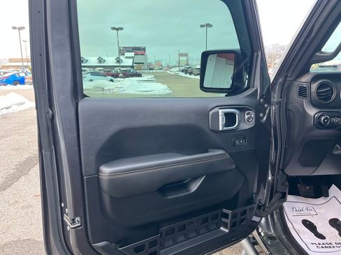 Used 2021 Jeep Wrangler Unlimited Sahara image 12