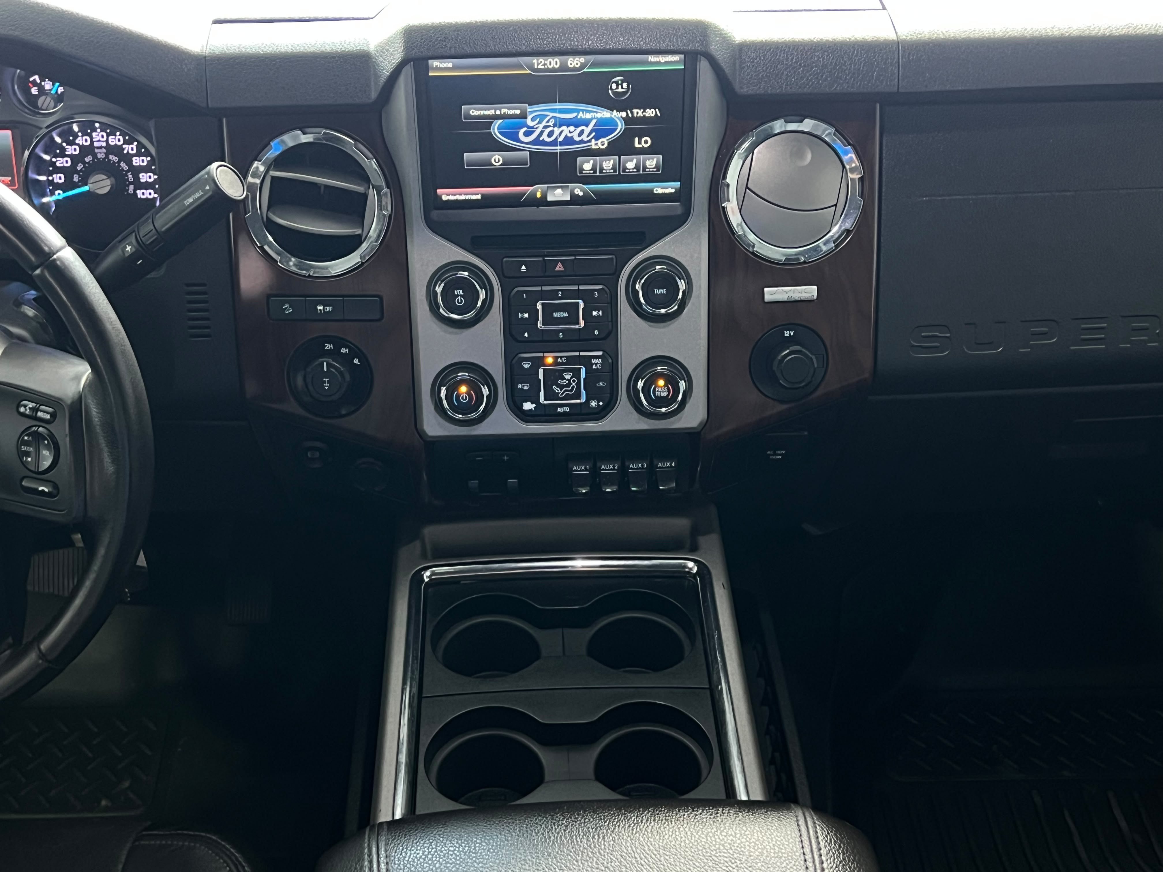 Used 2015 Ford F250 Lariat w/ Lariat Interior Package AWD/4WD image 19