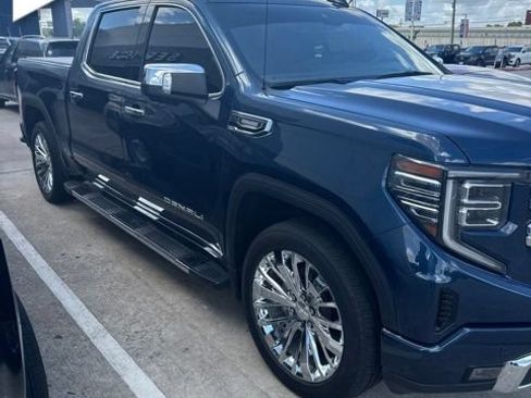 Used 2023 GMC Sierra 1500 Denali AWD/4WD image 2