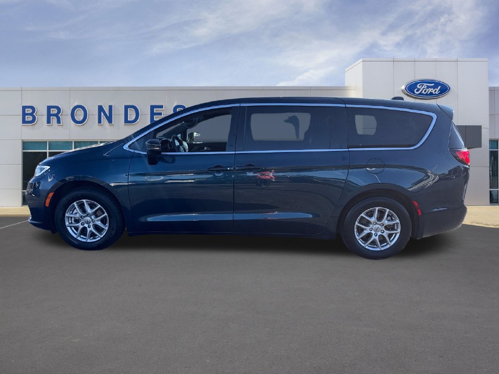 Used 2025 Chrysler Pacifica Select FWD 360° Tour