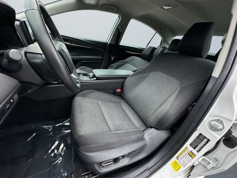 Used 2025 Toyota Camry LE w/ Convenience Package AWD/4WD image 9