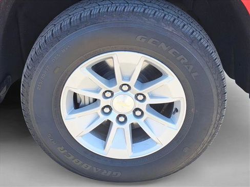 Used 2024 Chevrolet Silverado 1500 LT AWD/4WD image 27