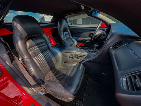 Used 2000 Chevrolet Corvette Convertible w/ Memory Pkg image 22