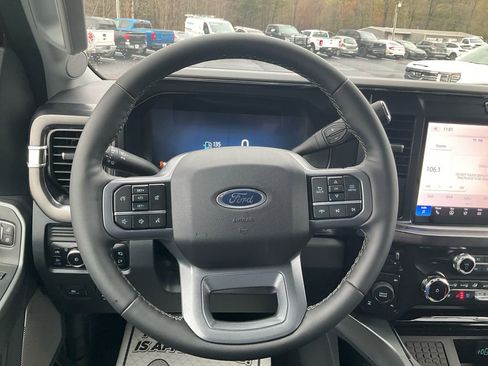 New 2026 Ford F250 Lariat w/ Black Appearance Package AWD/4WD image 21