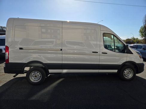 New 2026 Ford Transit 250 148 Medium Roof RWD image 4