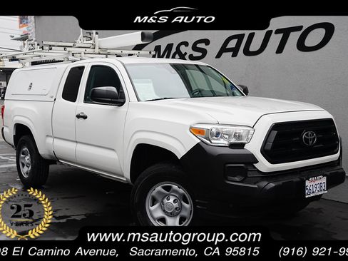 Used 2020 Toyota Tacoma SR image 1