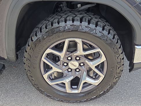 Used 2023 GMC Sierra 1500 SLT w/ SLT Convenience Package AWD/4WD image 7