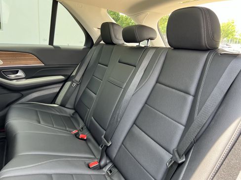 Certified 2024 Mercedes-Benz GLE 350 4MATIC w/ AMG Line Exterior image 32