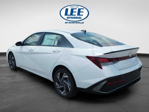 New 2025 Hyundai Elantra Sport image 5