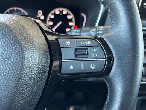 Used 2025 Honda Pilot EX-L image 12