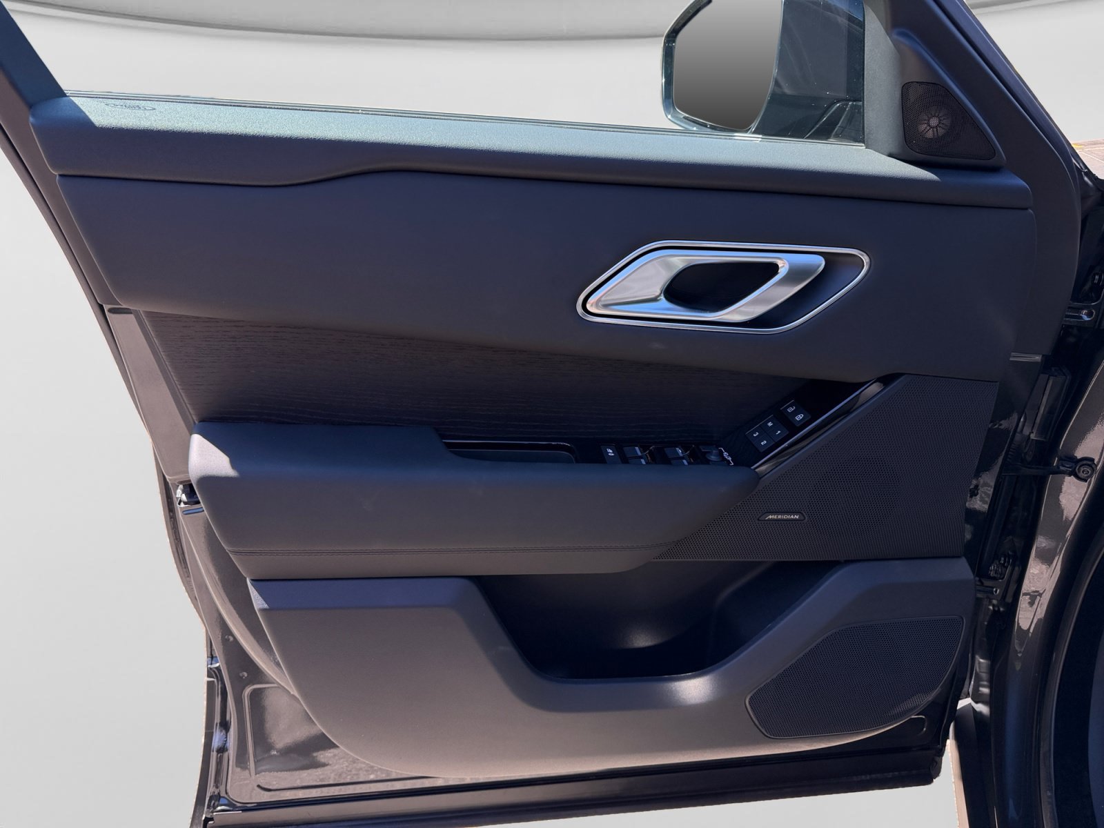 New 2026 Land Rover Range Rover Velar S AWD/4WD image 12