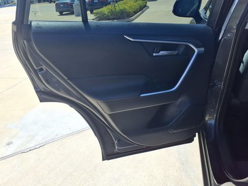 Used 2024 Toyota RAV4 XLE FWD image 17