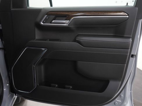 Used 2024 GMC Sierra 1500 Elevation image 11