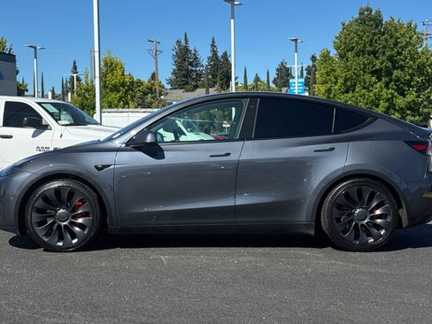 Used 2022 Tesla Model Y Performance AWD/4WD image 2