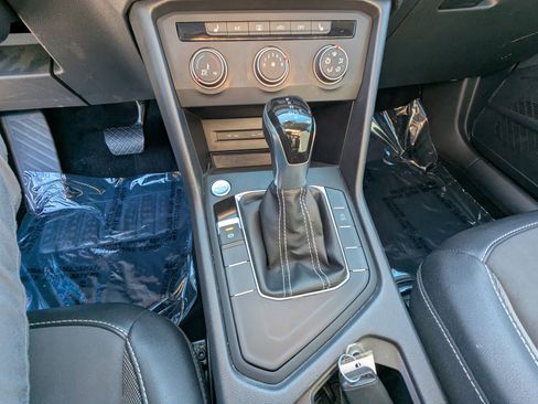 Used 2022 Volkswagen Taos SE w/ Panoramic Sunroof Package image 23