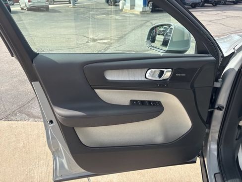 Certified 2024 Volvo XC40 B5 Plus w/ Climate Package AWD/4WD image 17