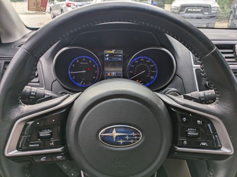 Used 2018 Subaru Outback 3.6R Limited AWD/4WD image 25