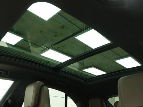 New 2026 Porsche Macan 4S Electric image 34