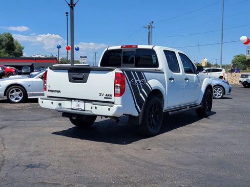 Used 2020 Nissan Frontier SV w/ Midnight Edition Floor Mats image 5