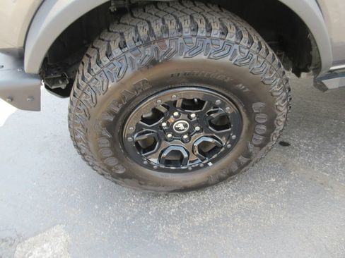 Used 2024 Ford Bronco Wildtrak AWD/4WD image 14