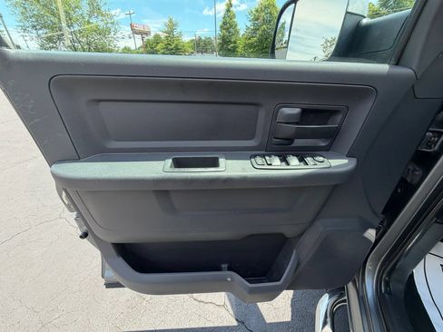 Used 2012 RAM 3500 ST w/ Chrome Appearance Group RWD image 15