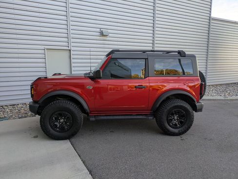 Used 2023 Ford Bronco Wildtrak image 2