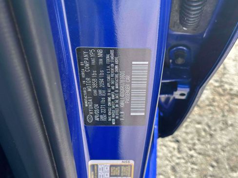 Used 2024 Hyundai Elantra SE image 16