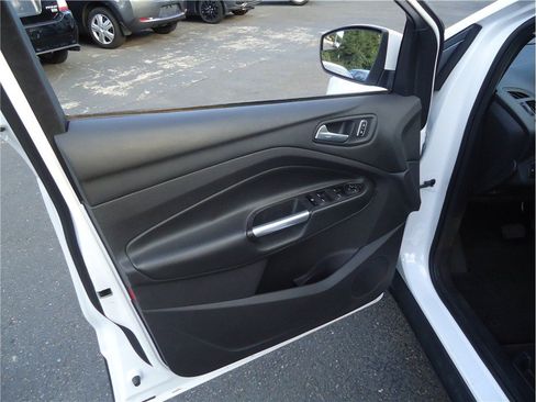 Used 2015 Ford Escape SE w/ Equipment Group 201A AWD/4WD image 10
