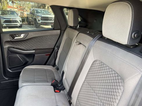 Used 2020 Ford Escape SE image 11