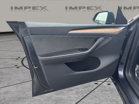 Used 2024 Tesla Model Y Long Range RWD image 28