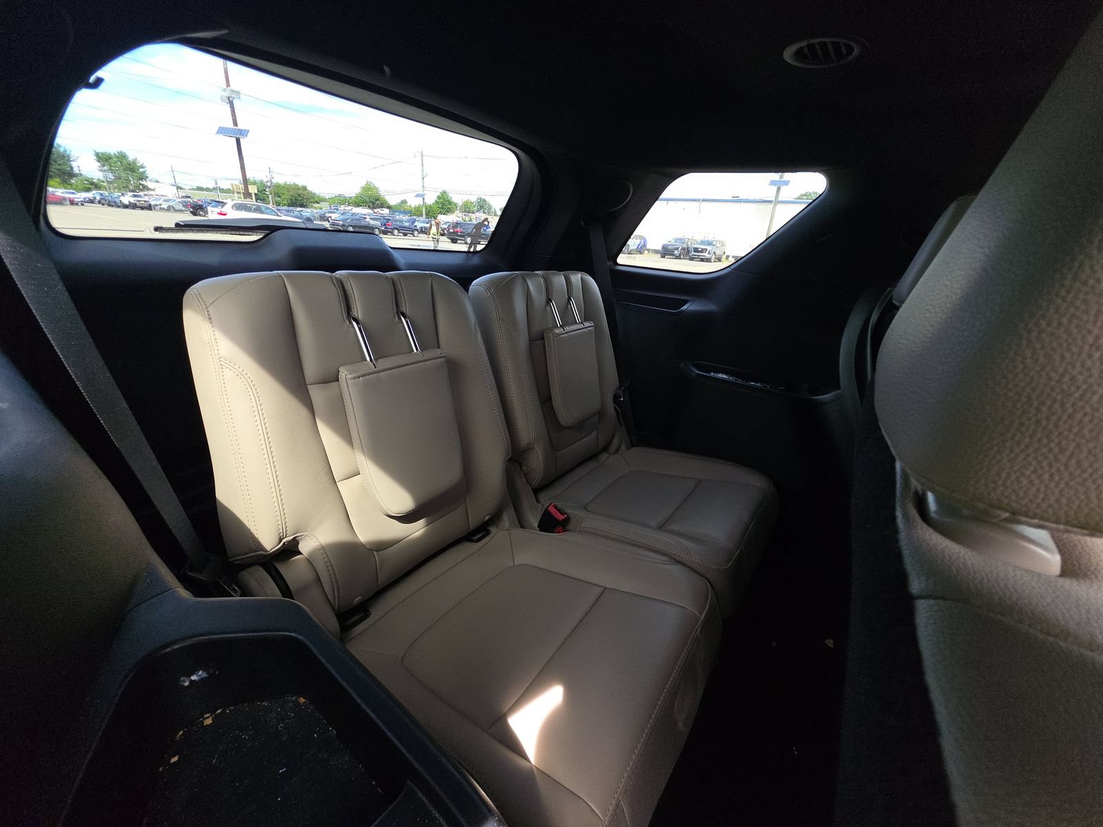 Used 2018 Ford Explorer Limited w/ Equipment Group 301A AWD/4WD image 13
