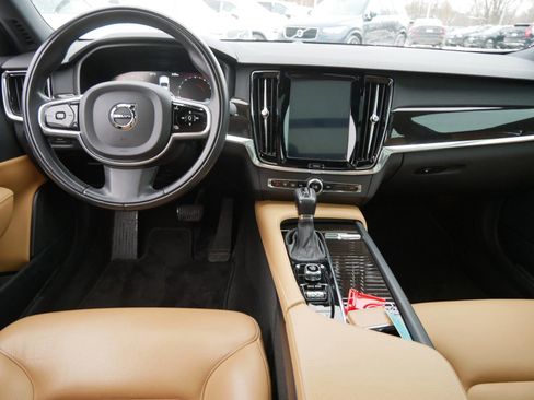 Used 2018 Volvo S90 T6 Momentum w/ Convenience Package image 12